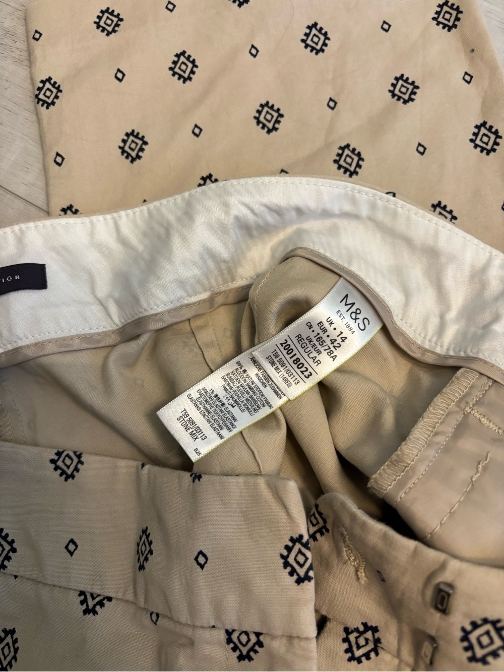 ⭐️SALE - M&S Collection Beige Geometric Print Cropped Ankle Pants Women’s Sz 10 - Picture 9 of 13
